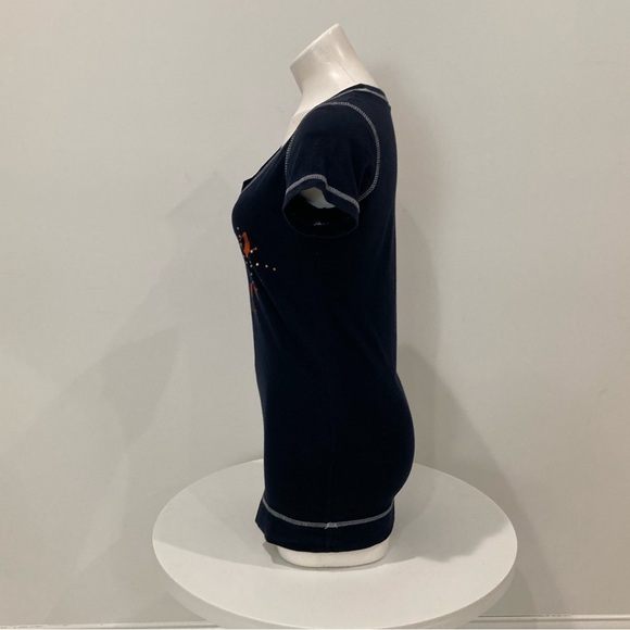 GENUINE MERCHANDISE Navy Detroit Tigers ⚾️ V neck T Shirt Stud Detail Medium - Picture 5 of 12